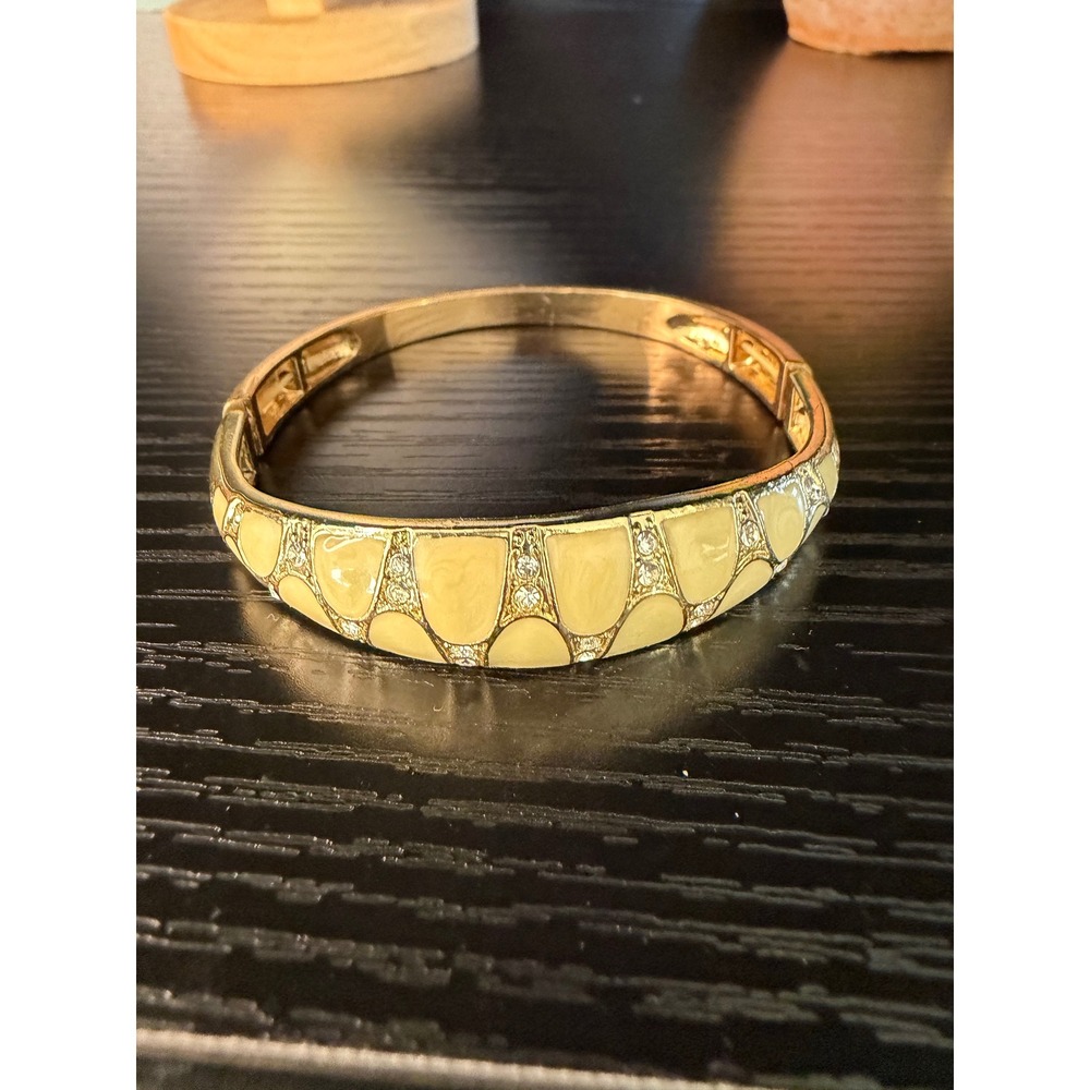 NRT Vintage Gold Tone Enamel Rhinestone Hinged Bangle Bracelet Yellow Cream